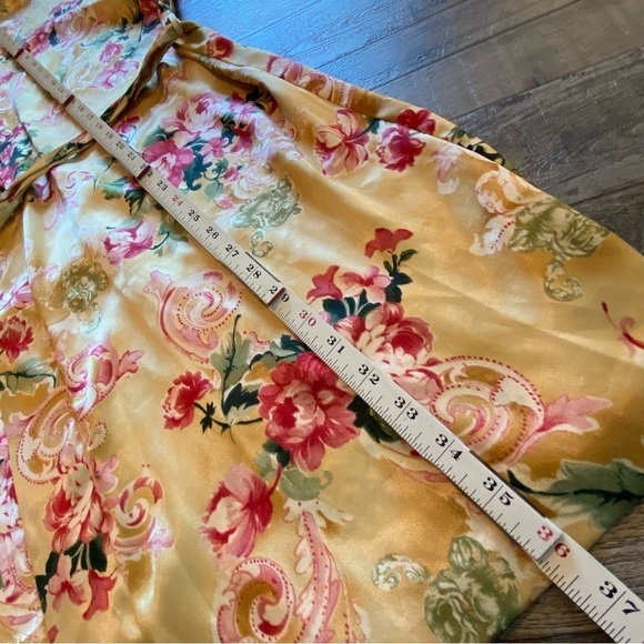 SOPHIA by DELICATES Silky Gold Robe with Floral Rose Print and Tie Belt, Medium - Picture 6 of 9